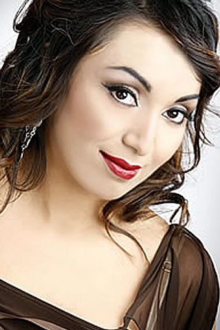 Batool Cheema Pakistani Model and crowned Miss Pakistan World 2004 very hot and beautiful stills